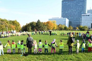 V úterý 21. října se v parku Na Pankráci uskuteční již tradiční Puntíkový den – akce, která hravou formou upozorňuje na život lidí s lupénkou a pomáhá bourat mýty o této nemoci. 