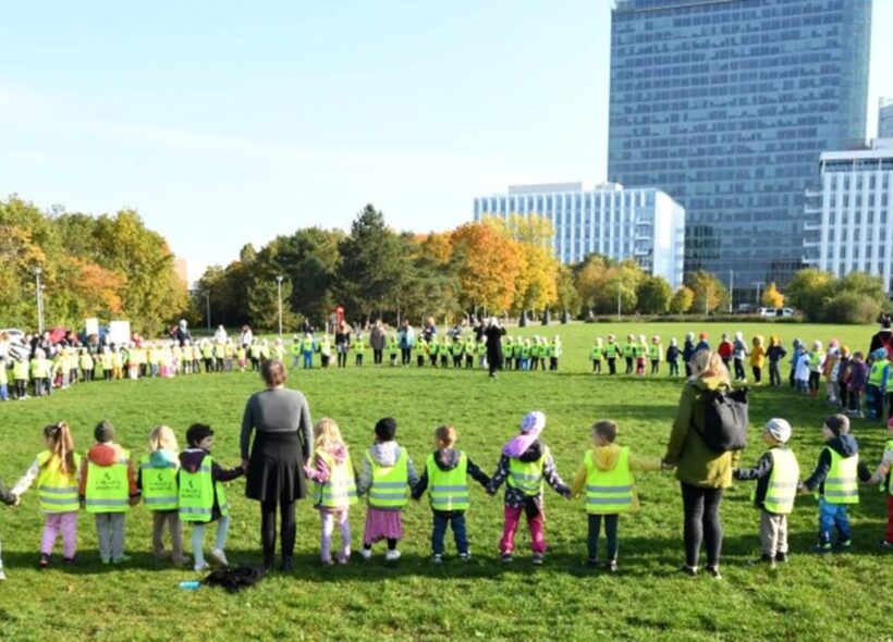 V úterý 21. října se v parku Na Pankráci uskuteční již tradiční Puntíkový den – akce, která hravou formou upozorňuje na život lidí s lupénkou a pomáhá bourat mýty o této nemoci. 