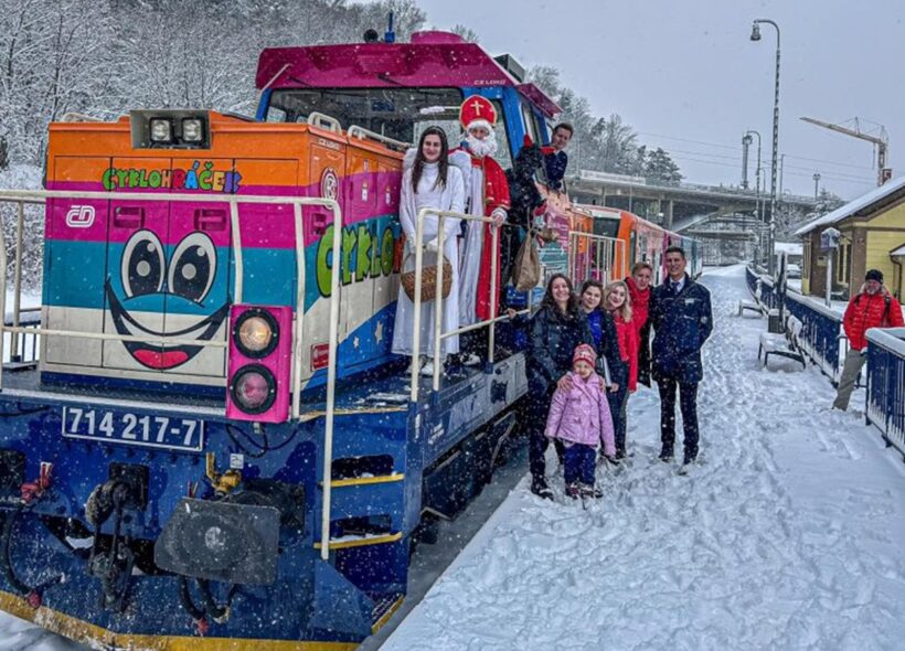 O prvním adventním víkendu 29. a 30. listopadu vyrazí do pražských ulic a okolí oblíbený Mikulášský vlak Čertohráček.