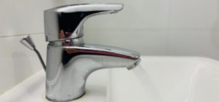 Městská část Praha 6 zahájila pilotní projekt zaměřený na efektivní hospodaření s vodou v devíti obecních objektech.