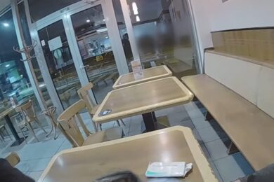 Do vnitřních prostor čerpací stanice v Praze 3  provozovny vstoupil muž, který zde bez zaplacení vypil celou láhev alkoholu.