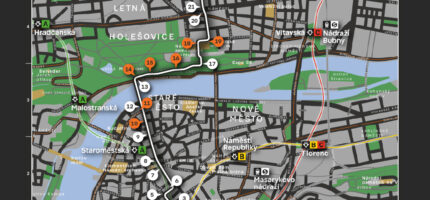 Hlavní město dokončuje instalaci moderního pěšího značení na 4km trase z Václavského náměstí přes Staroměstské a Letenské náměstí až k Výstavišti.