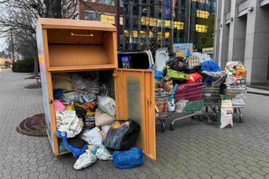 Adventní sbírka pro opuštěné psy a kočky, která probíhala v předvánočním období před Úřadem městské části Praha 10, zaznamenala mimořádný ohlas veřejnosti.
