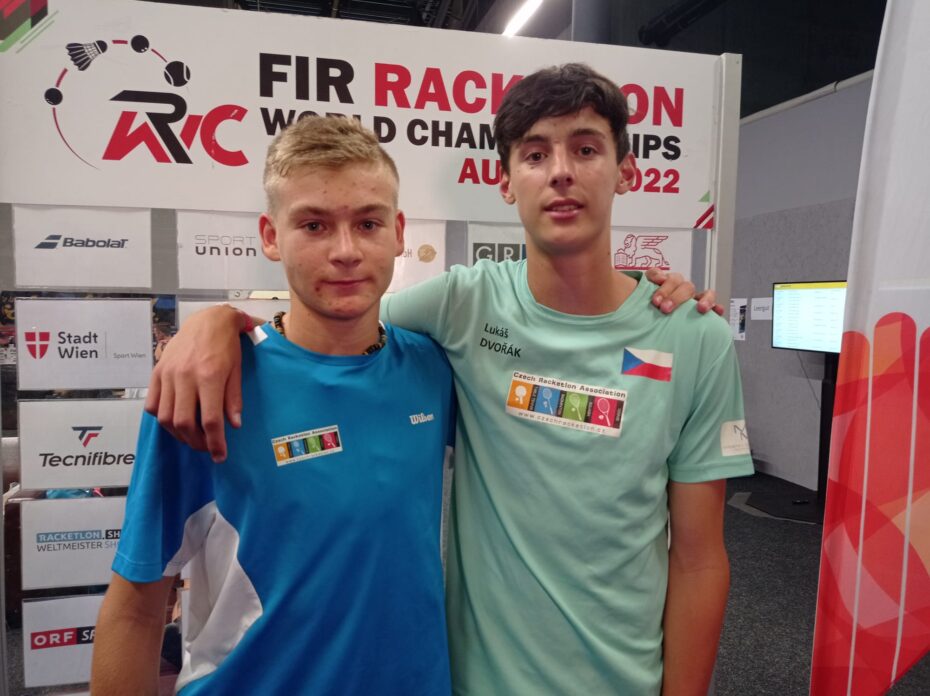 Nejúspěšnější český junior Matěj Volf, který v roce 2022 společně s Lukášem Dvořákem vybojoval titul mistrů světa v týmech U16 na šampionátu v Rakousku. Jejich triumf je důkazem, že i malé sporty dokážou přinášet České republice světové úspěchy a vychovávat talentovanou mládež. Přesto právě tyto svazy dnes čelí existenčním problémům kvůli rozhodnutím Národní sportovní agentury, která jim odepřela dotace.