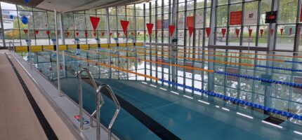 Plavecký bazén SK Motorlet v Praze 5.