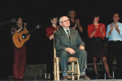 Jaroslav Foglar v roce 1990 při večeru nadace Pangea.