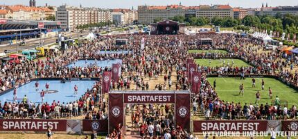 Festival SPARTAFEST se v roce 2026 přesouvá na Letenskou pláň – místo, které je po generace neodmyslitelně spojené se Spartou, její historií, emocemi i silnou fanouškovskou komunitou. 