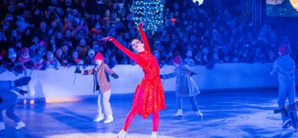 Letošní ročník s názvem Maxík kolem světa se uskuteční v pátek 30. ledna od 17.00 hodin a nabídne rodinám s dětmi nezapomenutelné odpoledne plné dobrodružství, hudby a krasobruslení.