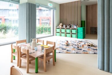 Praha 8 rozšířila nabídku předškolní péče o první městskou dětskou skupinu. Nové zařízení sídlí v Zenklově ulici a představuje zásadní posun v podpoře rodin s malými dětmi.