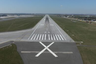 Od konce března se na několik měsíců uzavře hlavní letištní dráha.