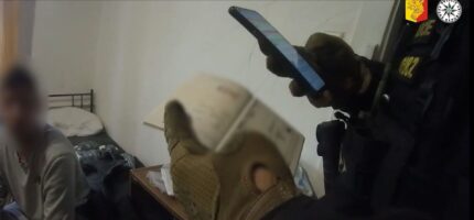 Pečlivá kontrola odhalila nebezpečného muže.