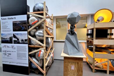 Model sochy a skici osvětlení vás vtáhnou do samotného zrodu díla.