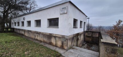 Původní objekt, který by měla po přestavbě využívat organizace zaměřená na turistiku a ochranu životního prostředí.
