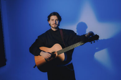 Nová tvář na české scéně přichází s romantickým singlem.