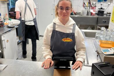 V kavárně získala sebevědomí i praktické zkušenosti.