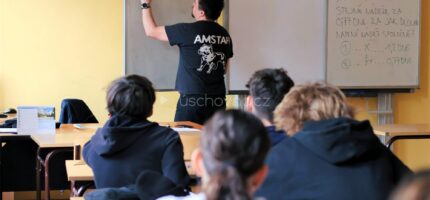 Podpora deváťáků není v Praze 7 omezena pouze na období před přijímacími zkouškami. Městská část dlouhodobě nabízí doučování zdarma, organizuje workshopy, besedy, semináře a další podpůrné programy. 