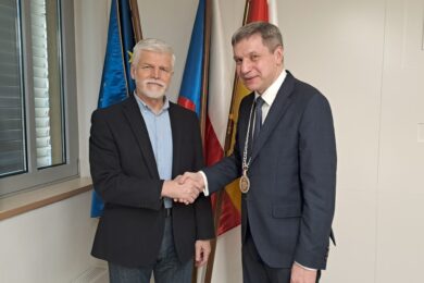 Hlavu státu uvítal na radnici Prahy 5 starosta Lukáš Herold.