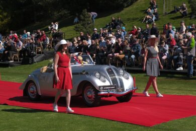 Návštěvníci tak zažijí nejen automobilovou historii, ale i jedinečnou atmosféru propojující design, umění a volný čas.