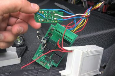 Policisté odhalili nelegálně připojené a právními předpisy přísně zakázané zařízení.