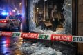 Policie pátrá po skupině mužů, kteří v Praze 7 napadli oznamovatele a způsobili škodu za desítky tisíc korun.