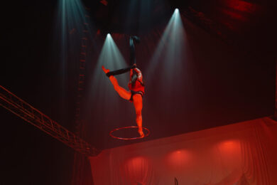 Pro diváky je připravena poutavá show s akrobatickými čísly. 