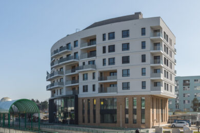 Nová dominanta u stanice metra Černý Most.