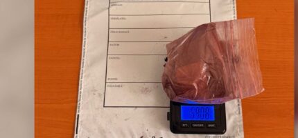 Obsah tohoto pytlíku se už mezi drogově závislé nedostane...