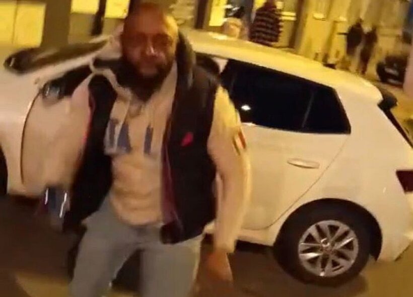 Kurýr, který podle svědectví napadl kolemjdoucího poté, co byl upozorněn na blokování chodníku. Právě zde začal konflikt, který skončil útěkem, zraněními a otázkami nad tím, jak bezpečné jsou pražské ulice.