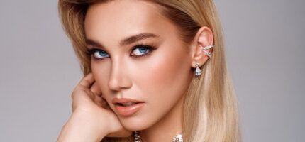 Miss Earth Natálie Puškinová si s chutí přečte básně, které v sobě skrývají příběh. 