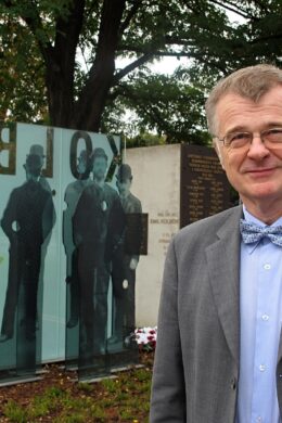 Energetický expert Ing. Ivan Noveský, který v rozhovoru upozorňuje na zranitelnost české energetiky a nutnost návratu k realistickému, neideologickému plánování.