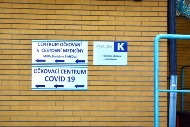 Očkovací centrum nabízí cestovní medicínu pro rizikové destinace a 
na začátku podzimní a zimní sezóny zajišťuje očkování proti chřipce či covidu-19.