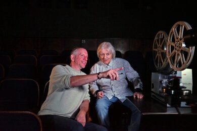 Václav Neckář s režisérem klipu Danielem Hnátem.