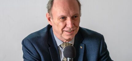 "Krásný obrázek  nemůže nahradit postavenou stavbu, nový dopravní prostředek nebo jinou investici," je přesvědčen pražský radní Zdeněk Kovářík.