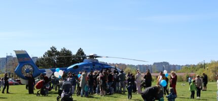 Atraktivní součástí programu byla prezentace policejního vrtulníku, jehož posádka ochotně odpovídala na dotazy návštěvníků. 