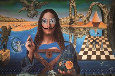 Surrealistická vize Wolfganga Beltracchiho propojuje staré mistry s fantaskním světem symbolů. Autor, který kdysi klamal trh s uměním, dnes vystavuje vlastní tvorbu jako svébytný fenomén.