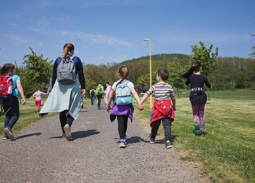 Výšlap na horu je vhodný i pro rodiny s dětmi.