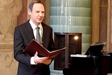 Jako starosta mívá milou povinnost uvítat nové občánky.