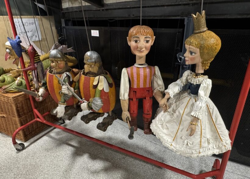 Tradiční marionety z Divadla Říše loutek, které patří k nejstarším loutkovým souborům v Praze. Po rozsáhlé rekonstrukci se divadlo znovu otevírá veřejnosti.