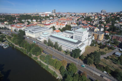 Vodárenské budovy jsou vystavěny v novoklasicistním stylu.