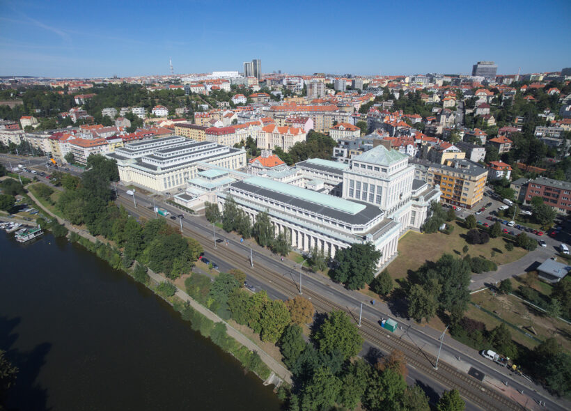 Vodárenské budovy jsou vystavěny v novoklasicistním stylu.