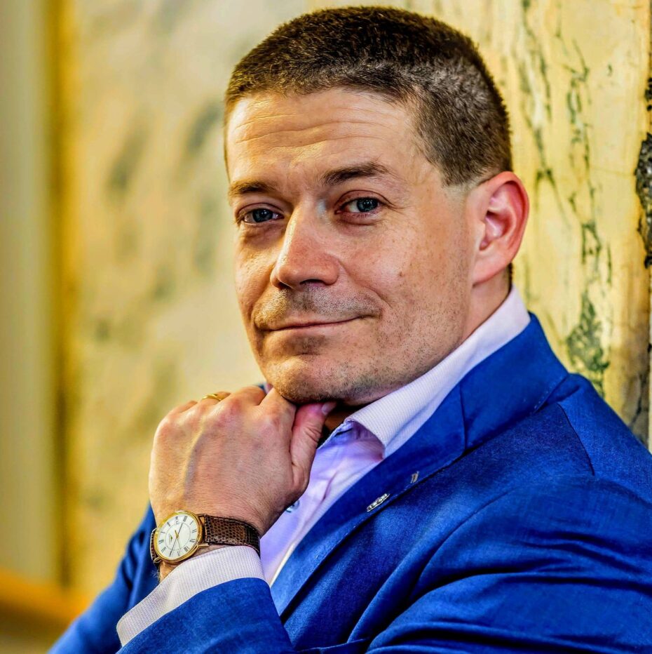 Poslanec Patrik Nacher podporuje právo na pokojné shromáždění a zdůrazňuje význam svobody projevu, i když se letošního pochodu osobně nezúčastní.