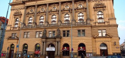 Národní dům na Vinohradech, novorenesanční kulturní památka z 19. století, kterou Praha získá do svého majetku za 399 milionů korun.