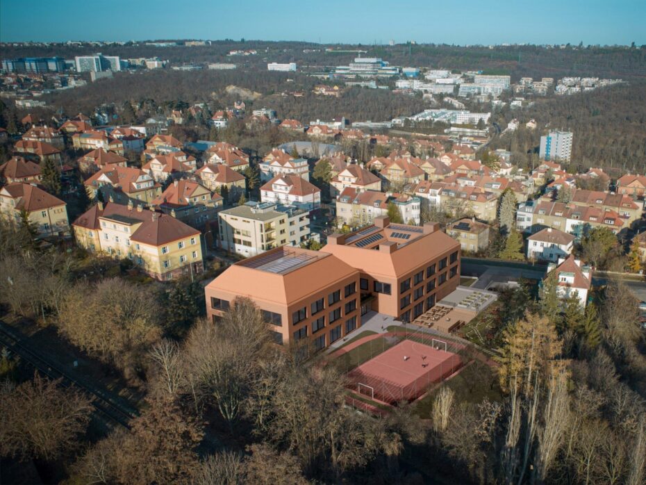 Výstavba vyjde na více než 450 milionů korun bez DPH, hlavní město přispělo 200 miliony korun. 