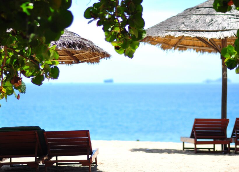 Oblíbené přímořské destinace lákají rekordní počty českých cestovatelů.