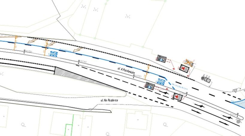 Návrh dopravního řešení v ulici K Pazderkám, kde má vzniknout regulační světelná závora a nové dopravní značení.