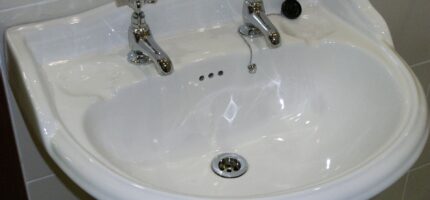 Výluka vody zasáhne několik pražských čtvrtí. Obyvatelé musí počítat s dočasným omezením dodávek a využít náhradní zásobování.