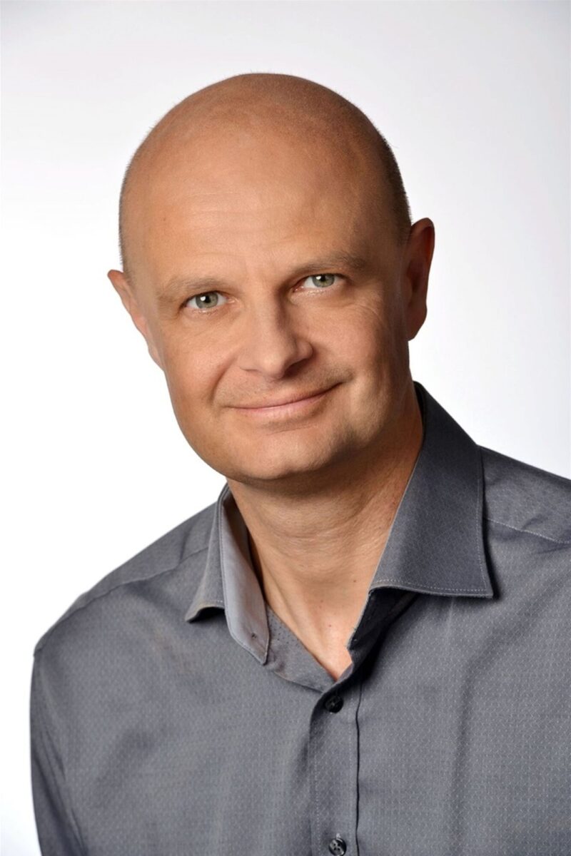 "Chceme, aby rezidenti měli kde zaparkovat, když se v podvečer vracejí z práce," říká radní Jaroslav Míth.