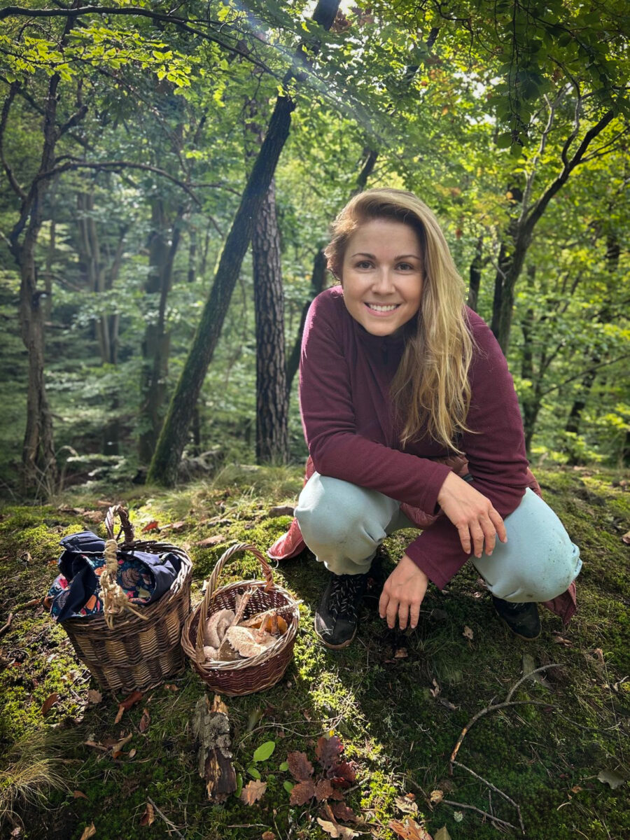 Houbaření patří k jejím vášním.