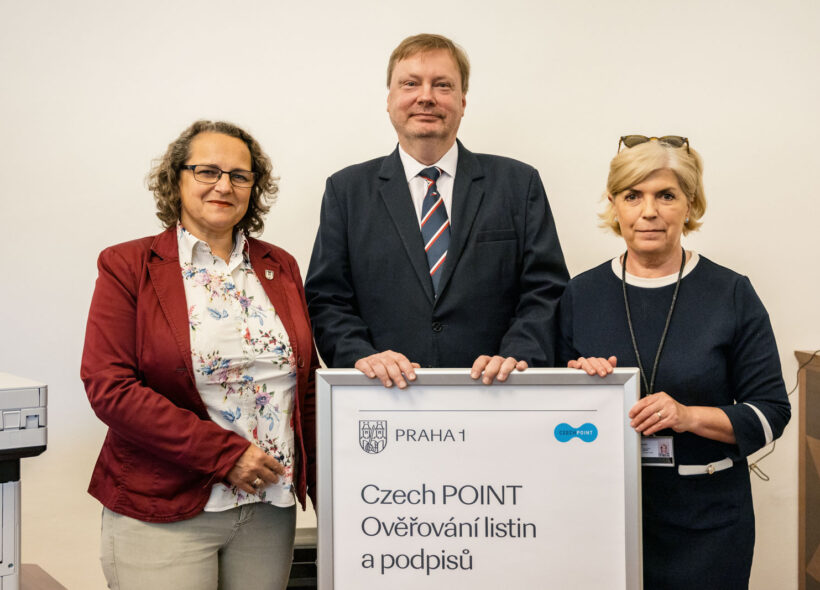 Otevření nového Czech POINTu na Malostranském náměstí. Službu představili zástupci Prahy 1 a Kanceláře Poslanecké sněmovny.