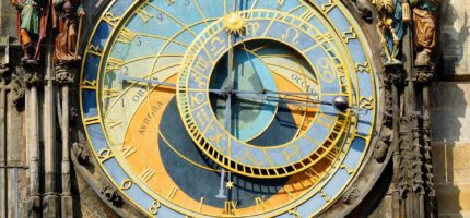 Staroměstský orloj, jehož sochy letos projdou pravidelnou restaurátorskou údržbou.